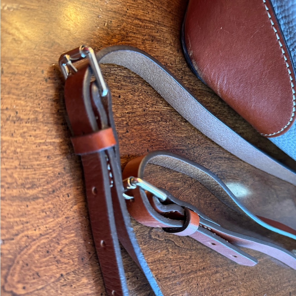 Dooney and Bourke Vintage Peeble Grain Brenna - Picture 2 of 10
